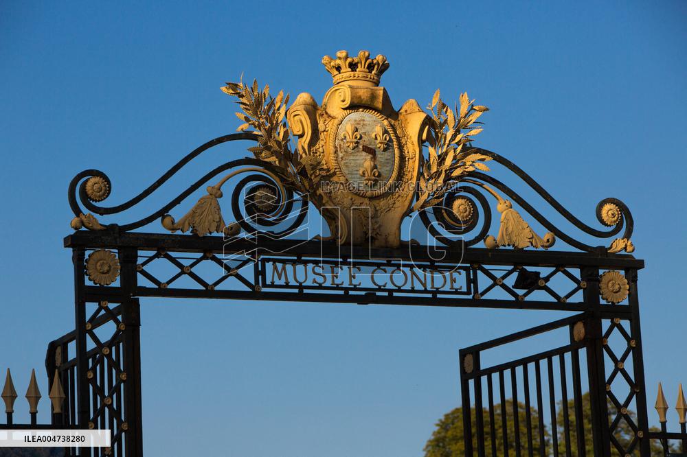 Illustration - Chantilly