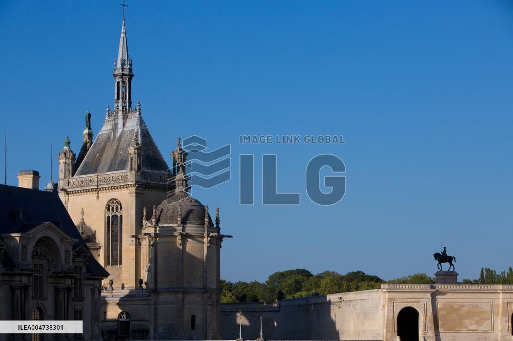 Illustration - Chantilly