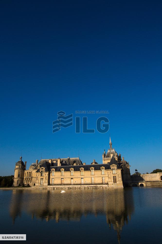 Illustration - Chantilly
