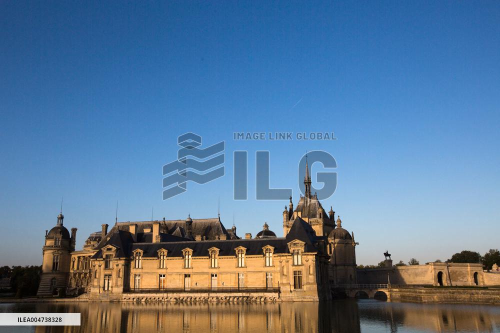 Illustration - Chantilly