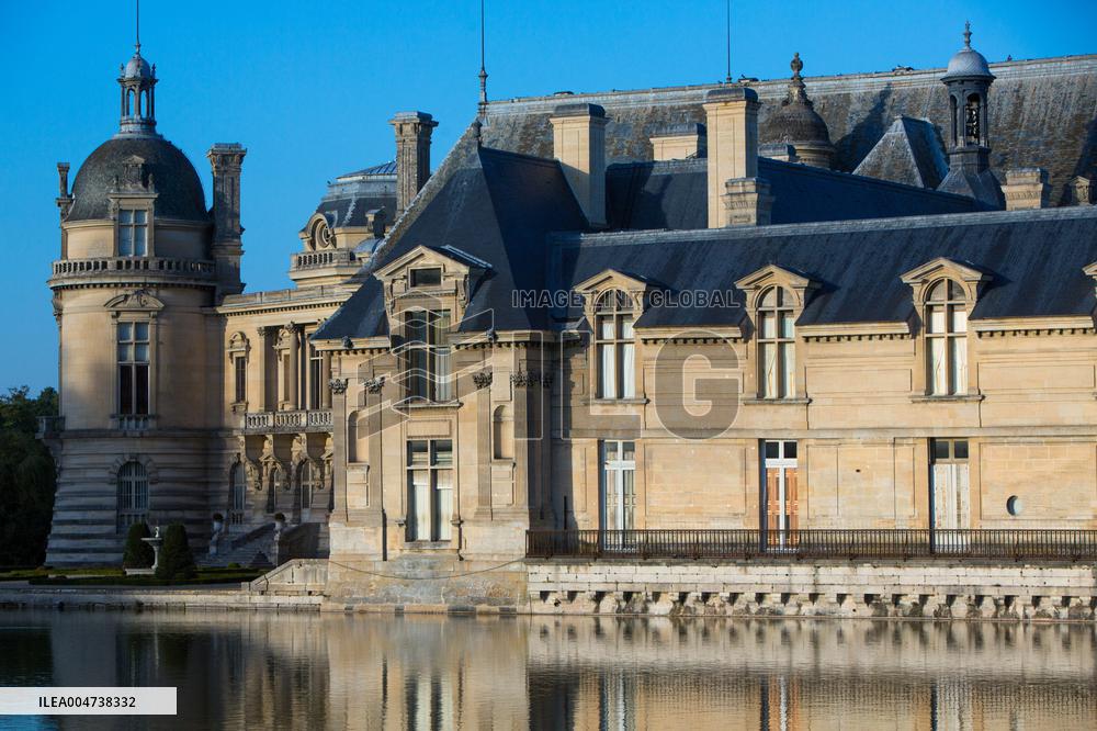 Illustration - Chantilly