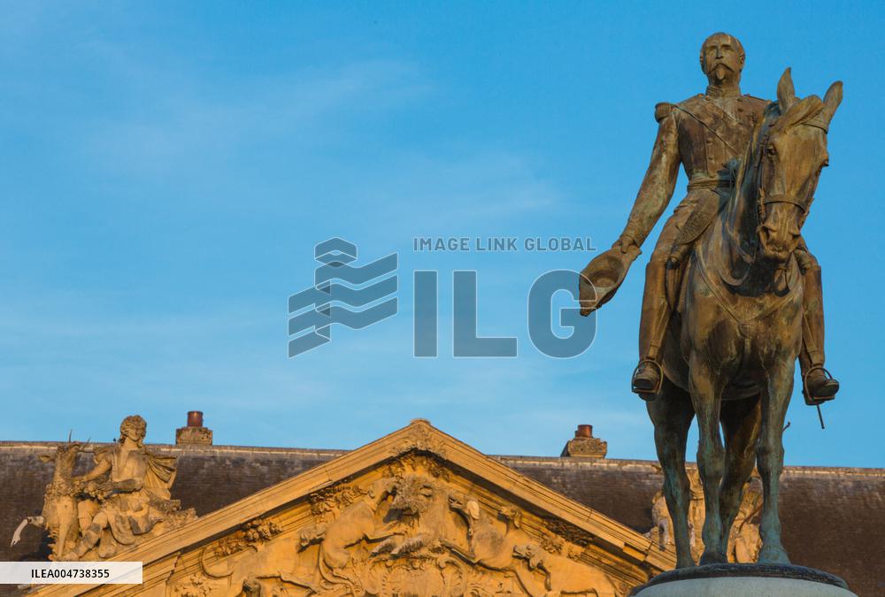 Illustration - Chantilly