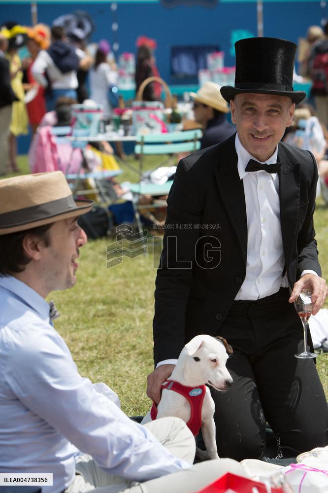 Illustration - Chantilly