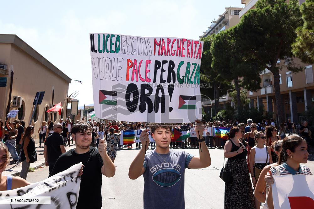 Over 10000 Demonstrators Marched For Palestine - Palermo