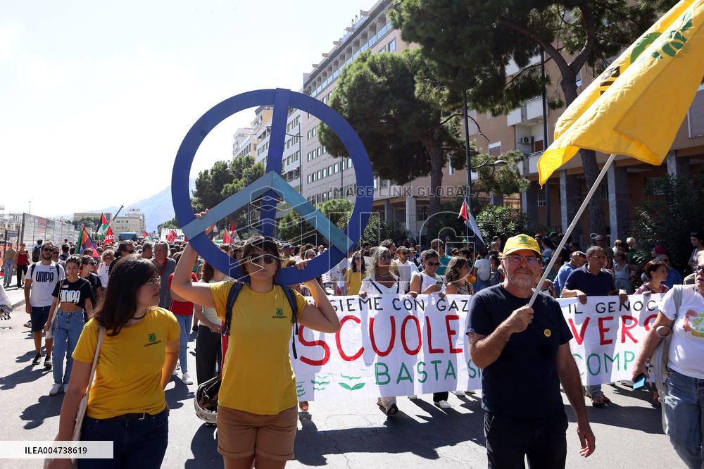 Over 10000 Demonstrators Marched For Palestine - Palermo