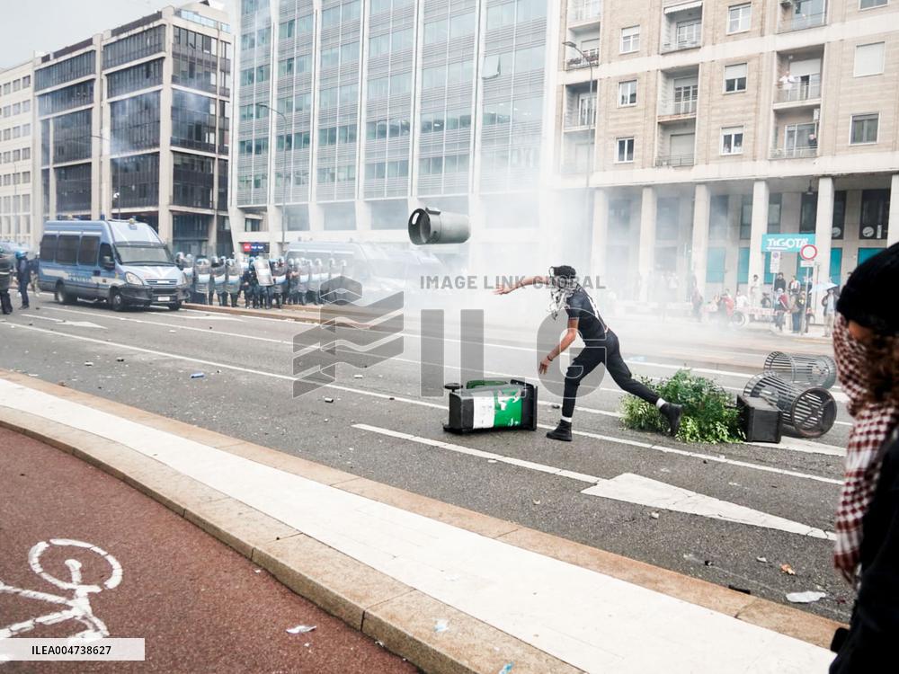 Violent Clashes During The General Strike for Palestine - Milan