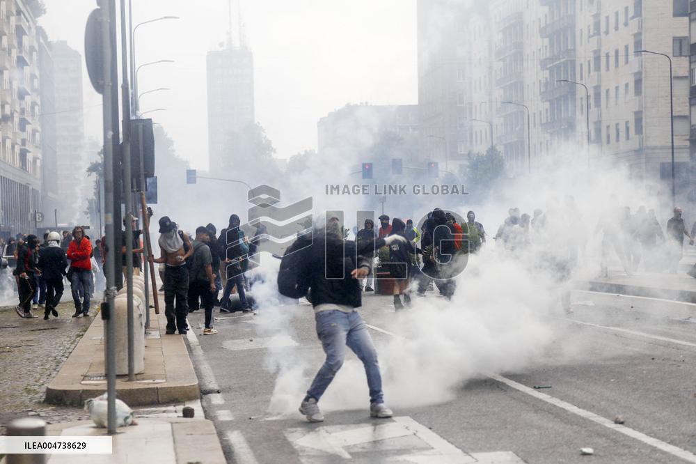 Violent Clashes During The General Strike for Palestine - Milan