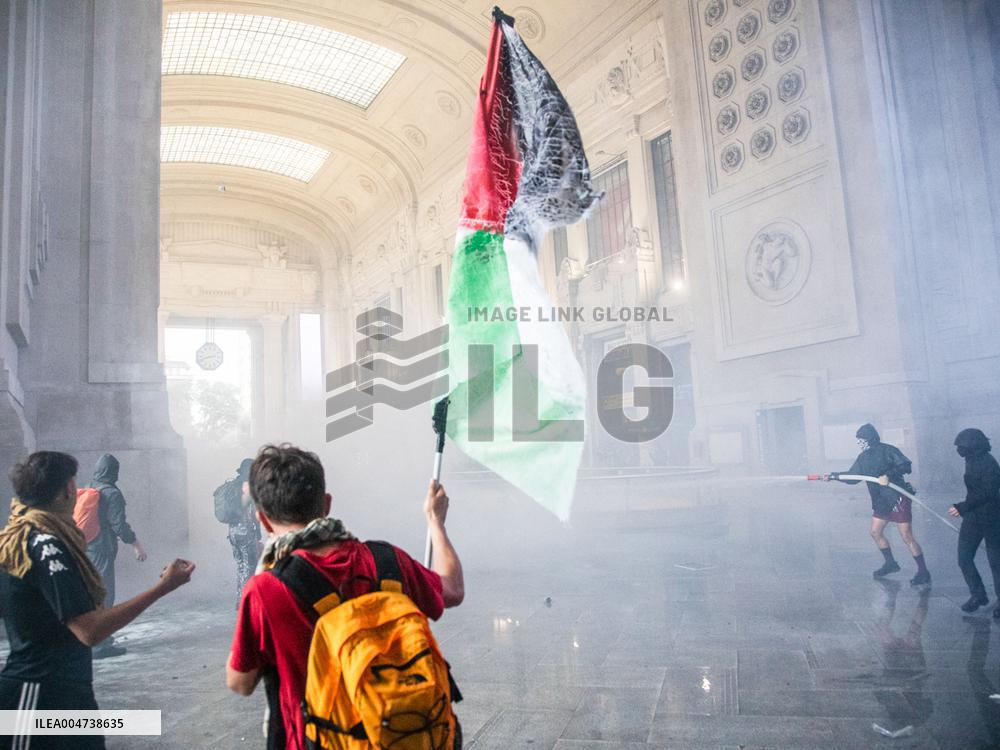 Violent Clashes During The General Strike for Palestine - Milan