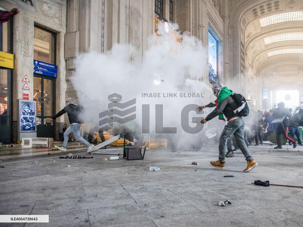 Violent Clashes During The General Strike for Palestine - Milan