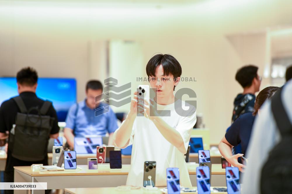 Huawei Select Store in Nanjing