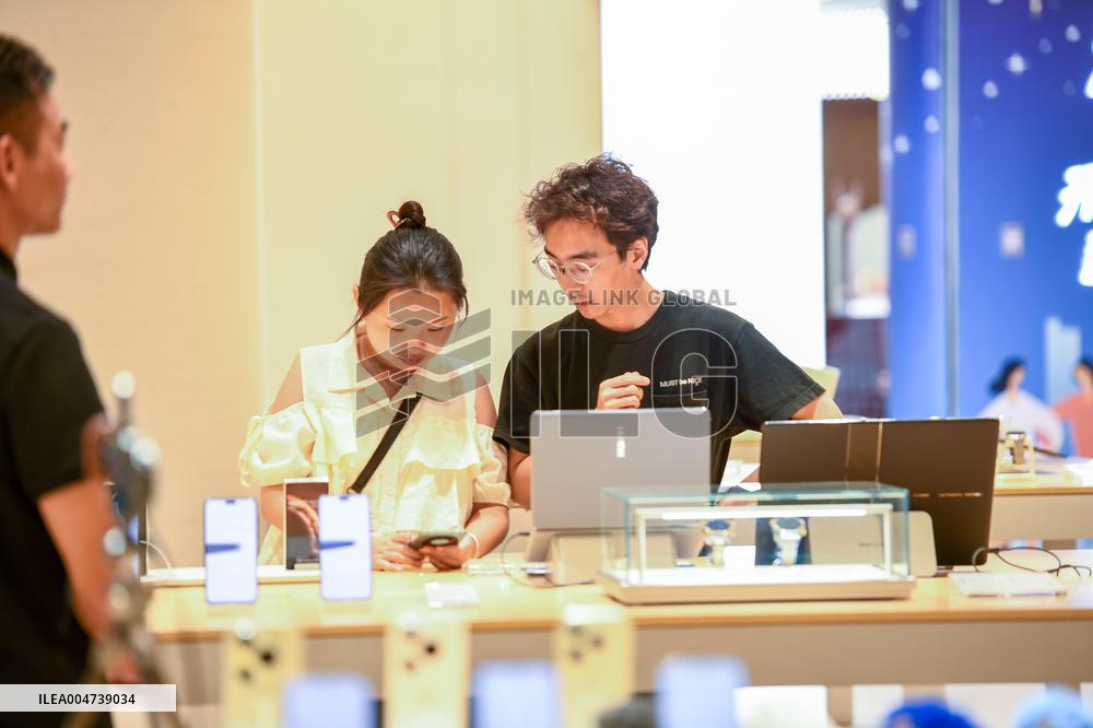 Huawei Select Store in Nanjing