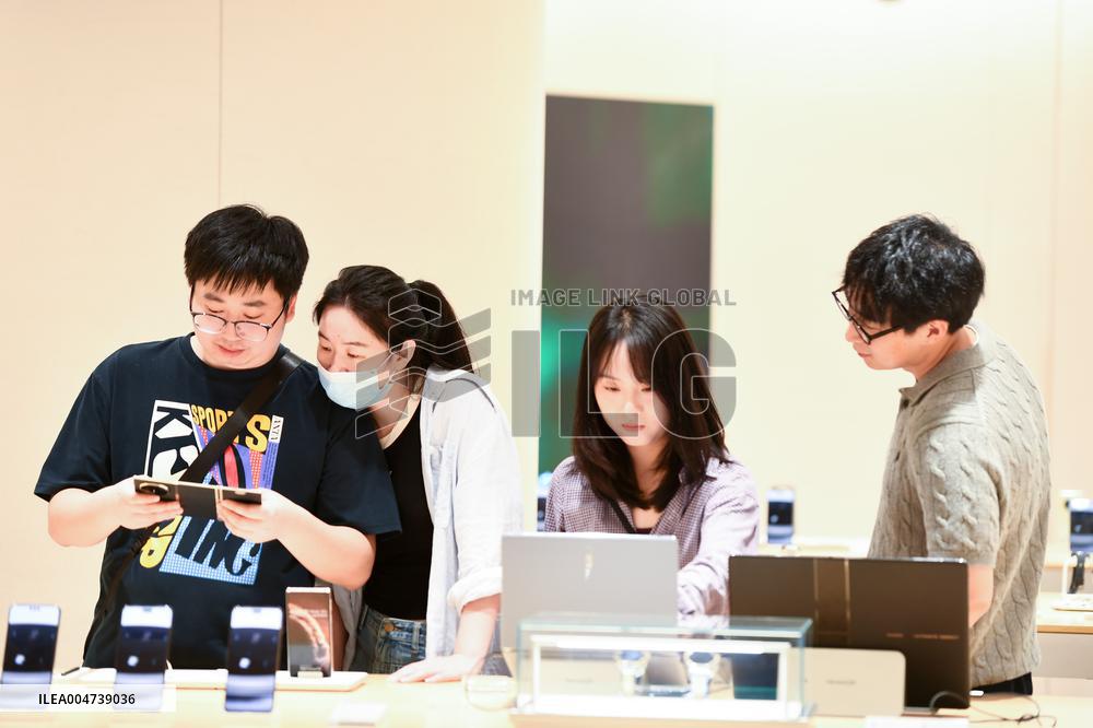 Huawei Select Store in Nanjing