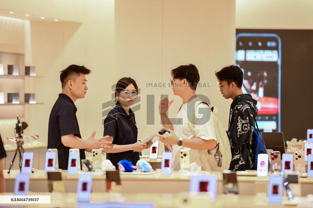 Huawei Select Store in Nanjing