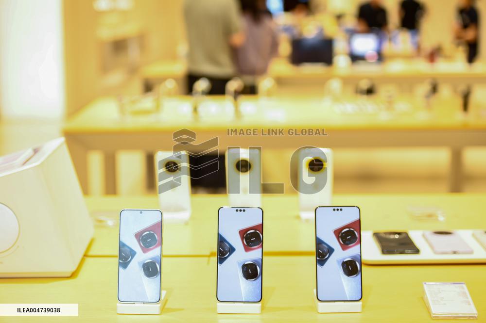 Huawei Select Store in Nanjing