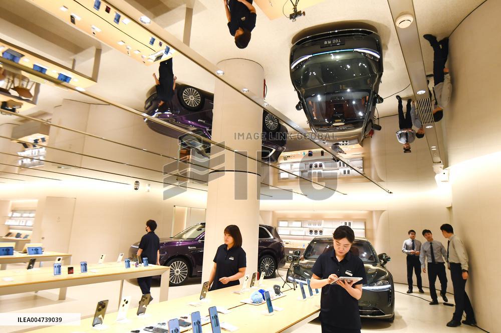 Huawei Select Store in Nanjing