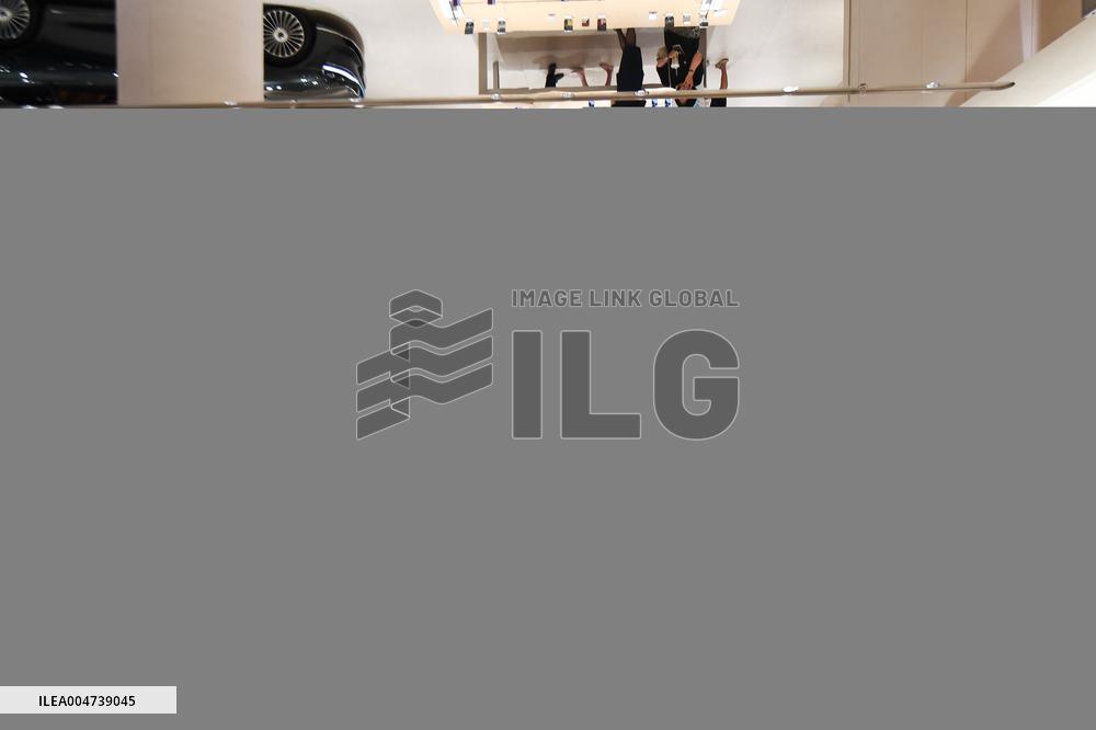 Huawei Select Store in Nanjing