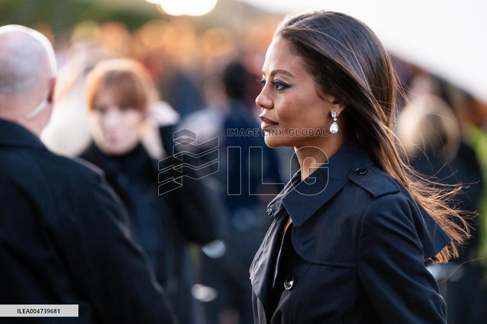 LFW - Burberry Outside