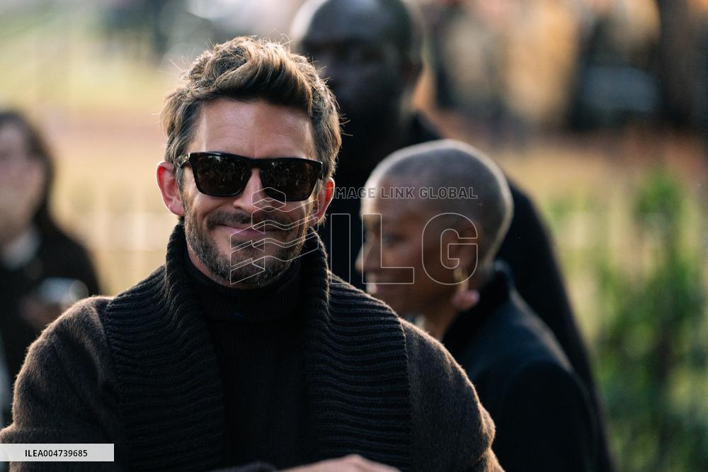 LFW - Burberry Outside