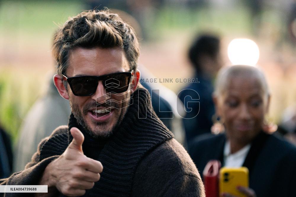 LFW - Burberry Outside