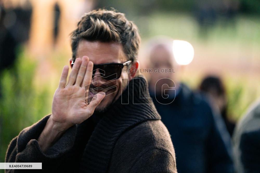 LFW - Burberry Outside