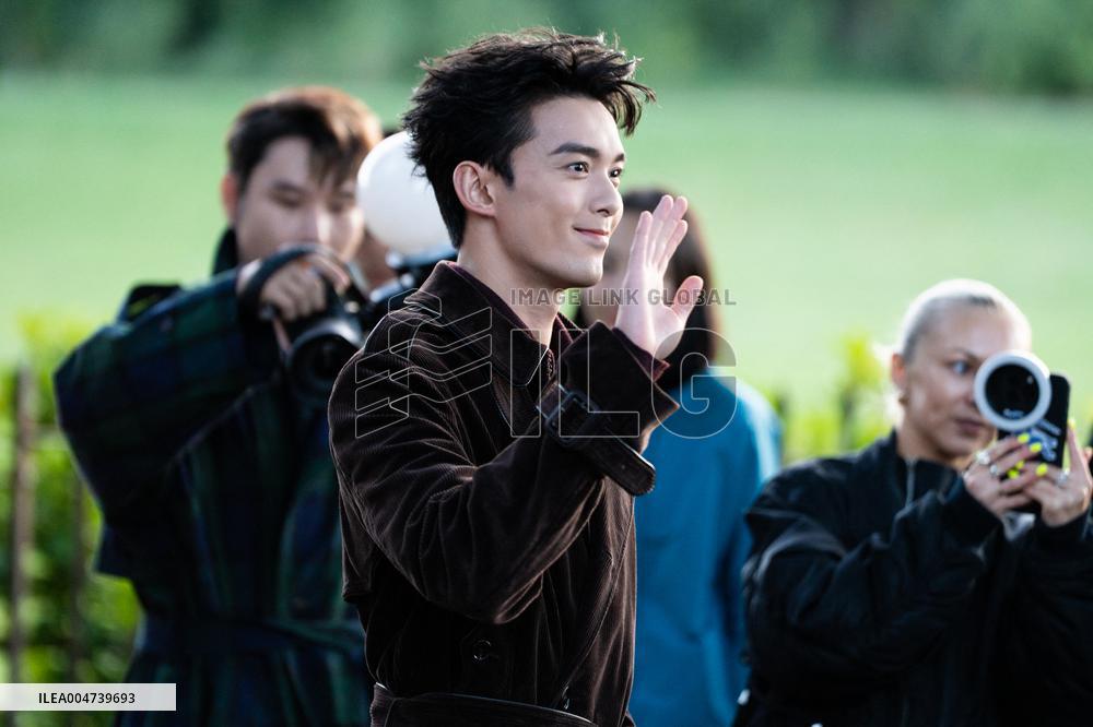 LFW - Burberry Outside