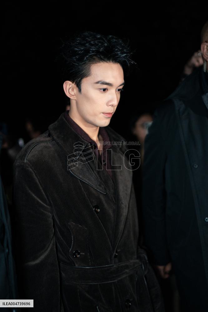 LFW - Burberry Outside