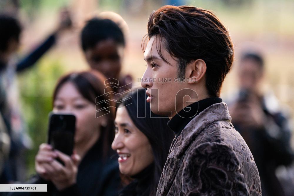 LFW - Burberry Outside