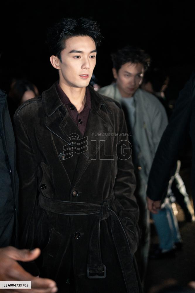 LFW - Burberry Outside