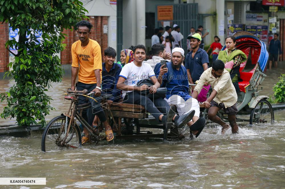 Heavy Rains Flood Dhaka - Bangladesh