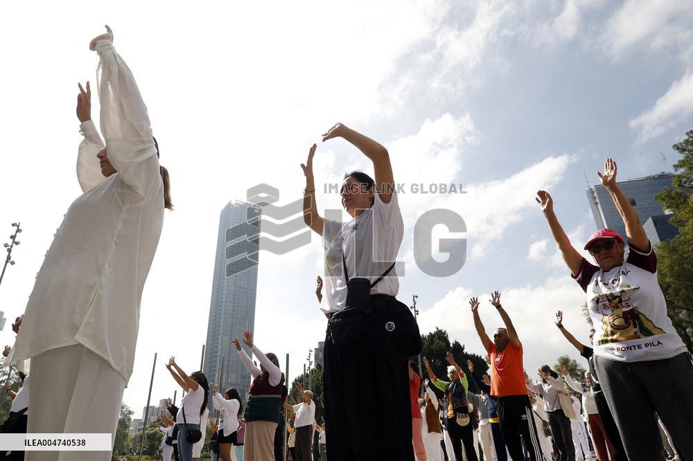 Tai Chi Class for the International Day of Peace - Mexico