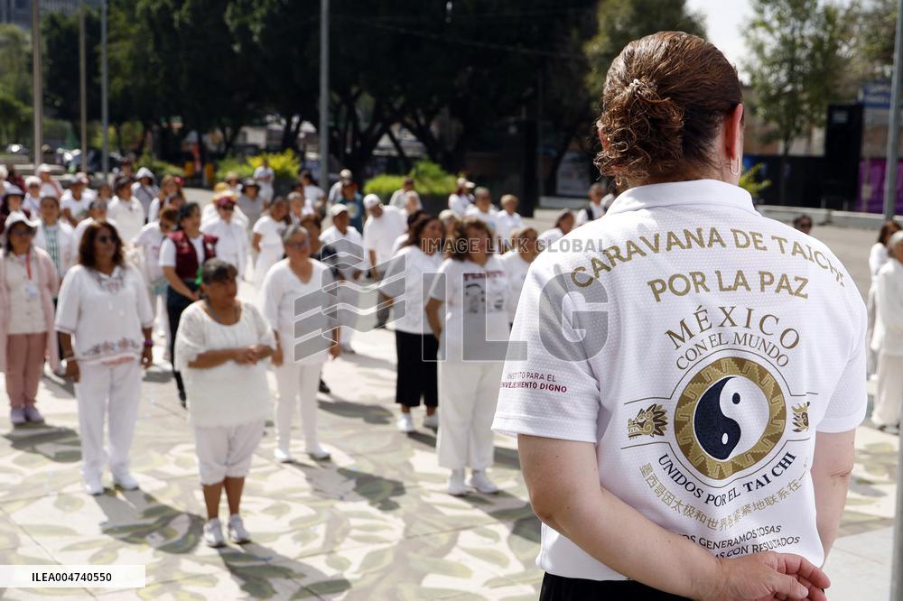 Tai Chi Class for the International Day of Peace - Mexico