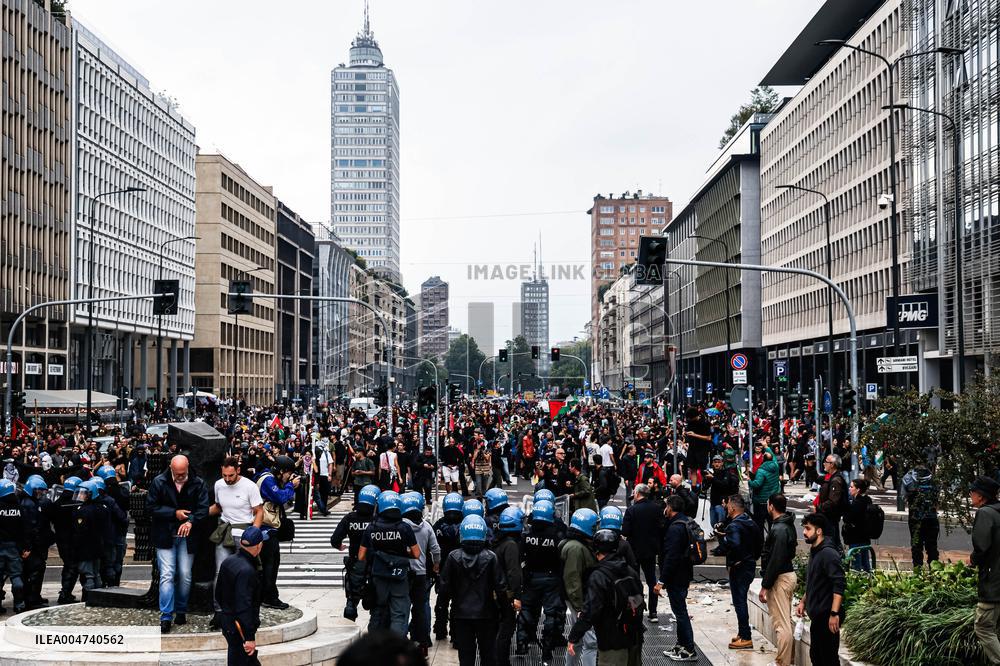 iVolent Clashes During The General Strike for Palestine - Milan