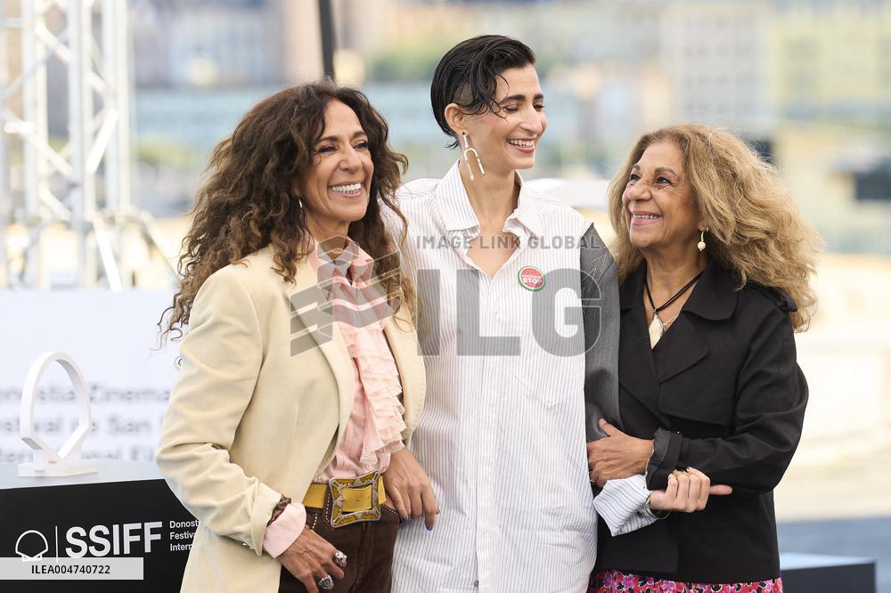 73rd San Sebastian International Film Festival - 'Flores para Antonio' Photocall