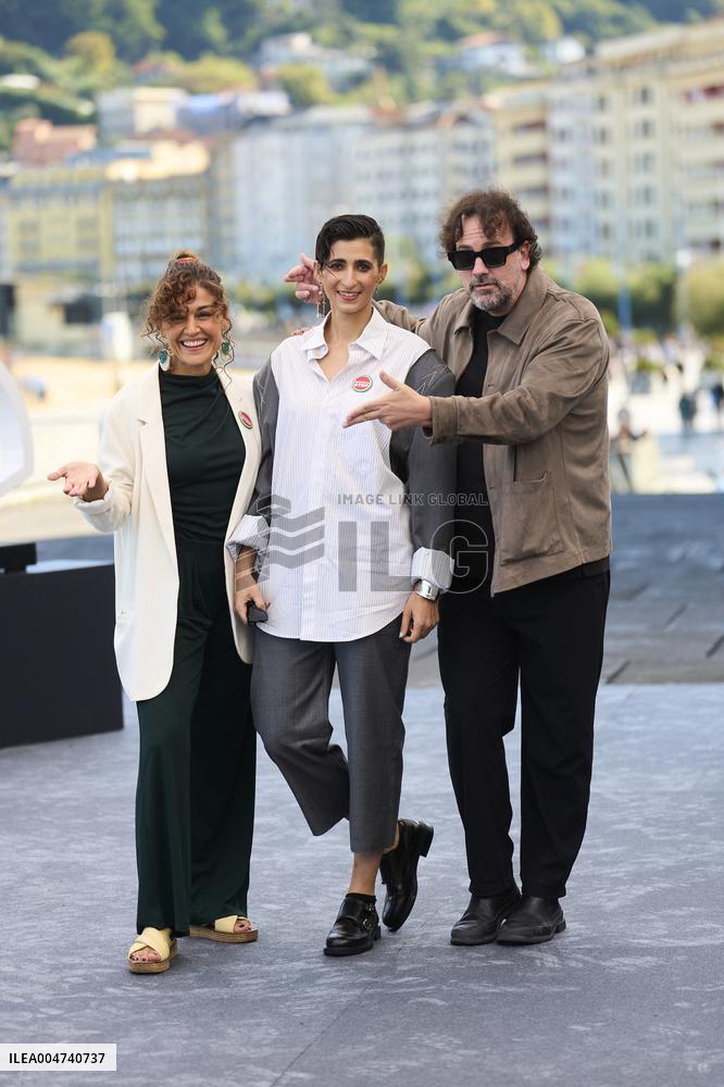 73rd San Sebastian International Film Festival - 'Flores para Antonio' Photocall