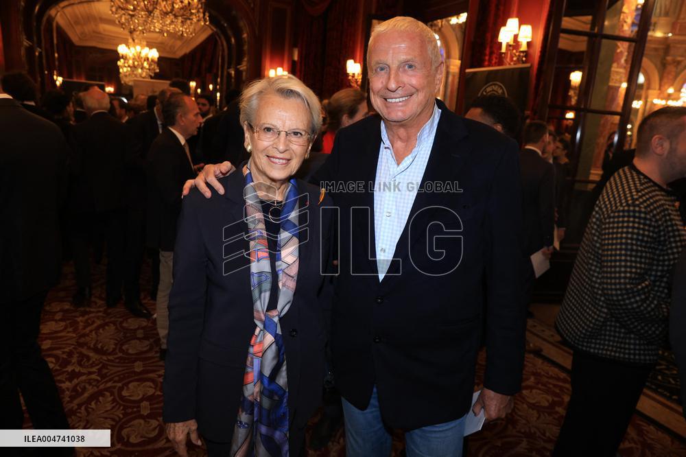 Exclusive - Chinese Business Club Lunch - Paris