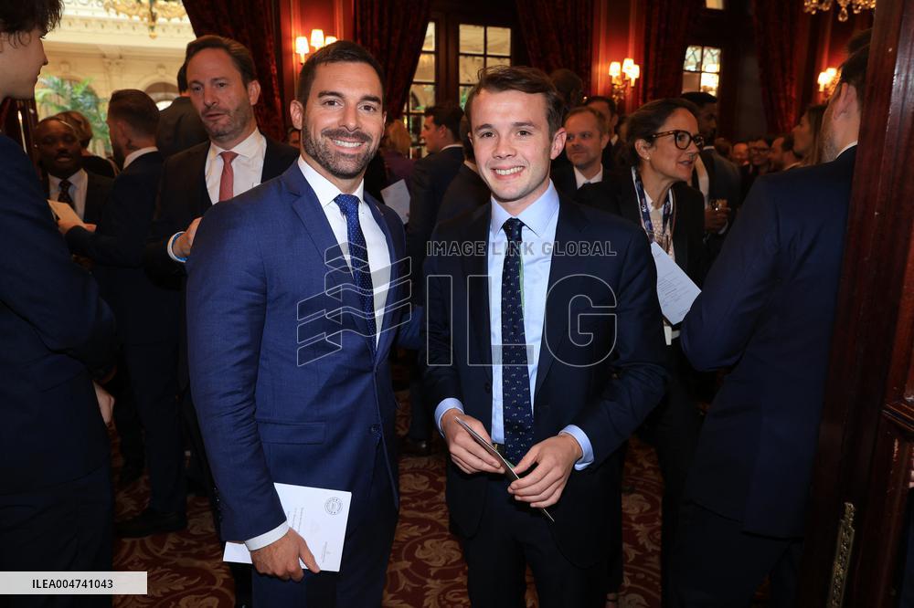 Exclusive - Chinese Business Club Lunch - Paris