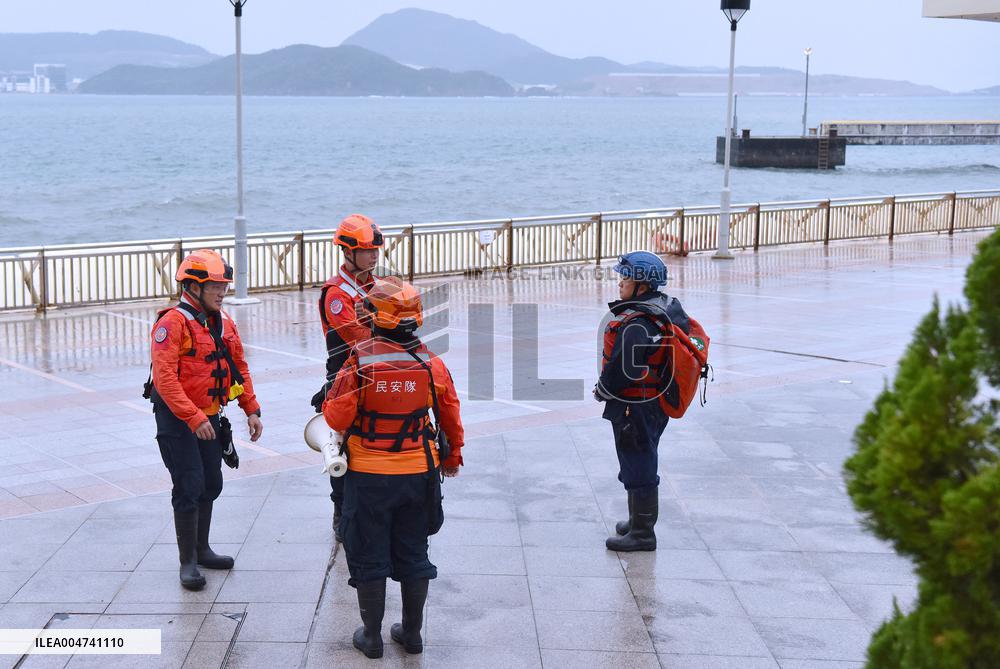 Hong Kong During Typhoon Ragasa
