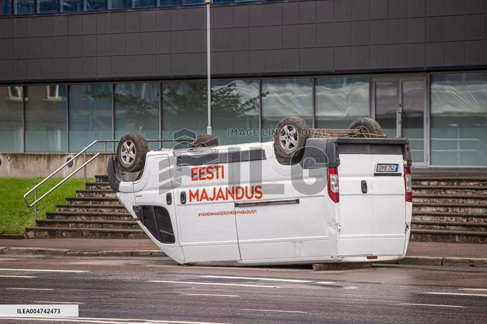 Election ad by the Parempoolsed party