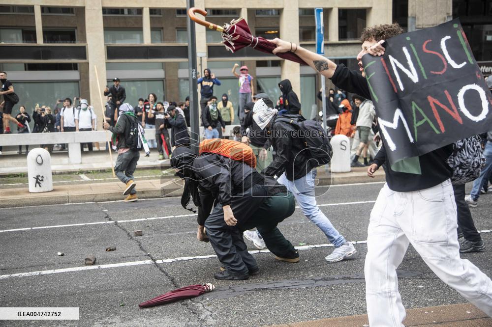 Police Clashes With Protesters At Gaza March Near Central Station - Milan