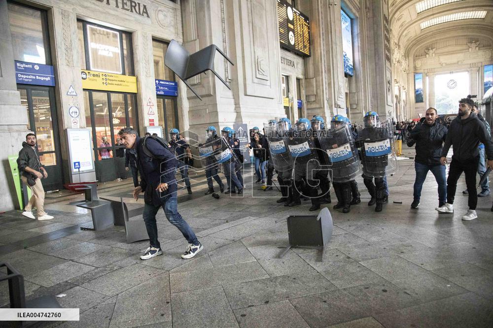 Police Clashes With Protesters At Gaza March Near Central Station - Milan