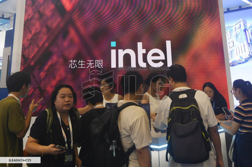 Intel Seeks Investment From Apple