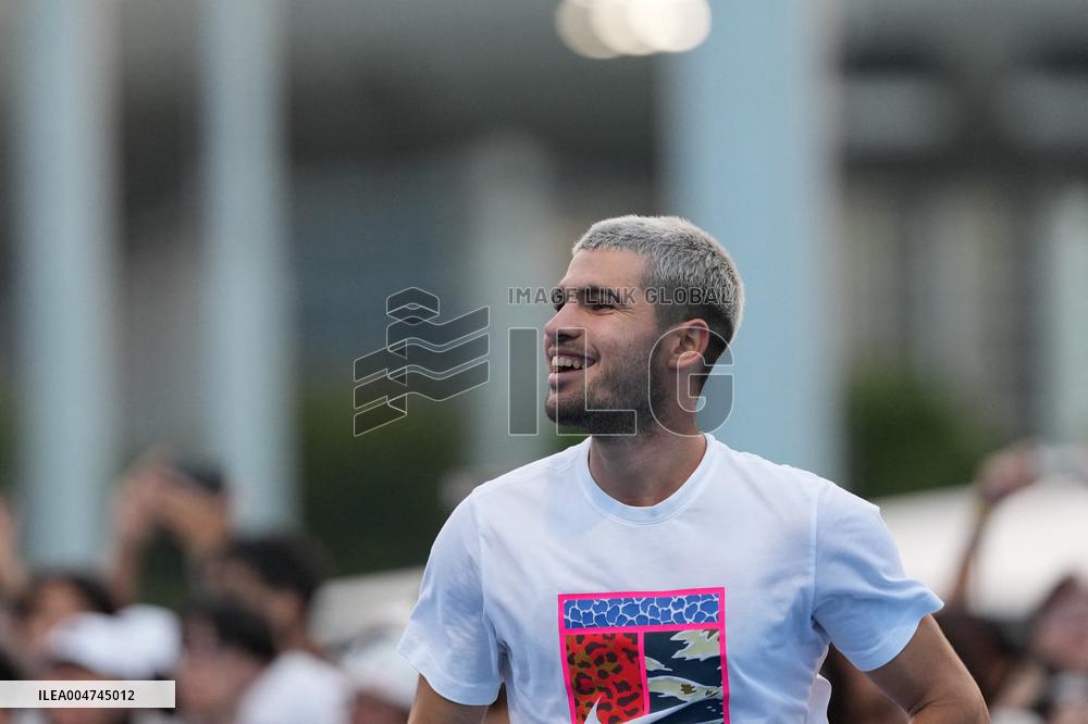 Carlos Alcaraz And Taylor Fritz Engage In Intense Training Session - Tokyo