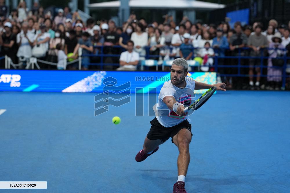 Carlos Alcaraz And Taylor Fritz Engage In Intense Training Session - Tokyo