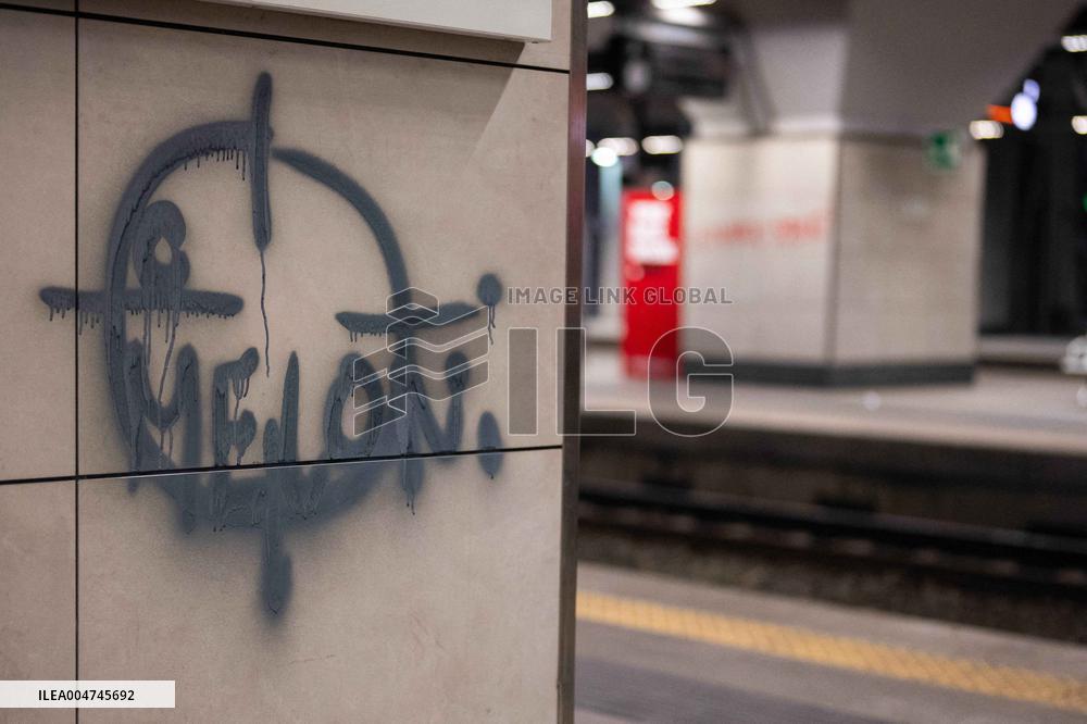Demonstation in Porta Susa Railway Station - Turin