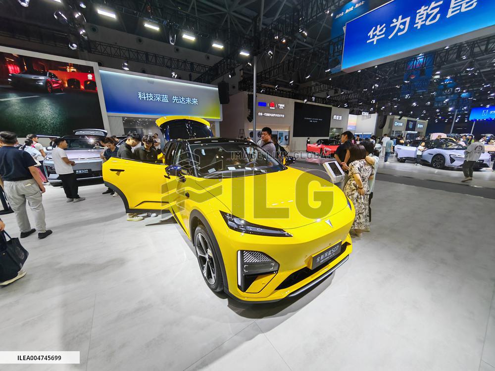 CHANGAN AUTO Booth at World Smart Industry Expo 2025 in Chongqing
