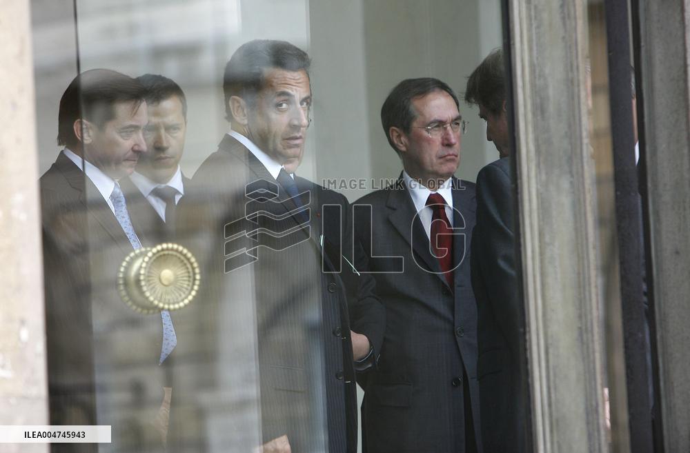 Nicolas Sarkozy receives King Abdullah II of Jordan in Paris