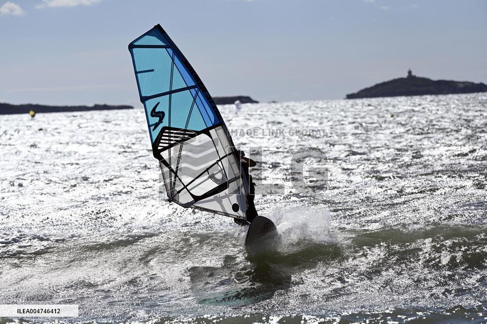 Windsurfer Illustrations - France