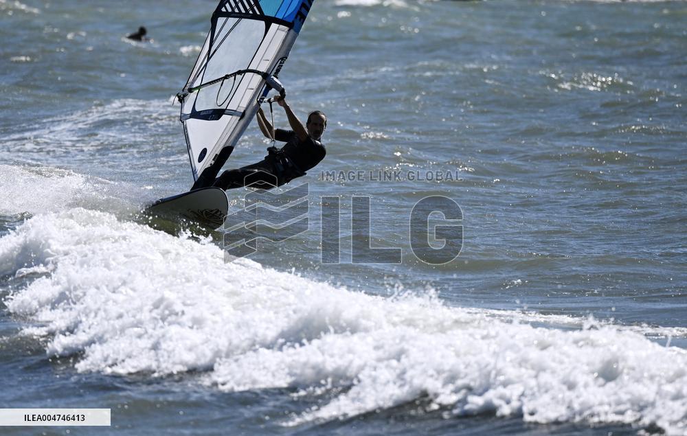 Windsurfer Illustrations - France