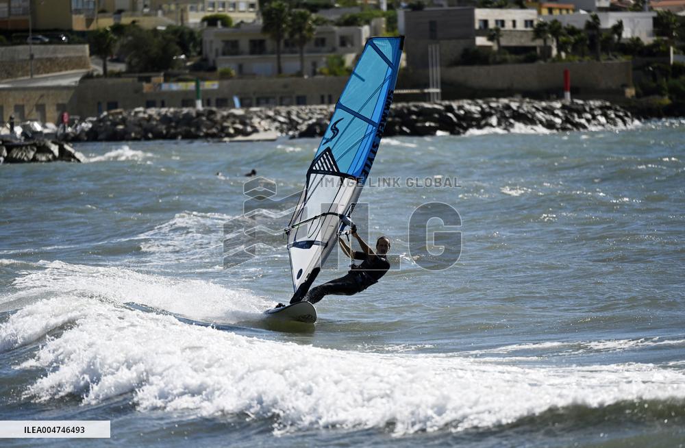Windsurfer Illustrations - France