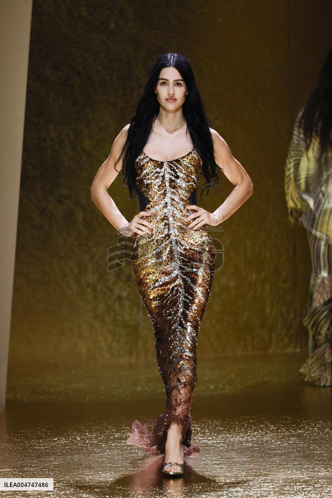 MFW Amelia Gray Hamlin walks the runway at the Roberto Cavalli MP